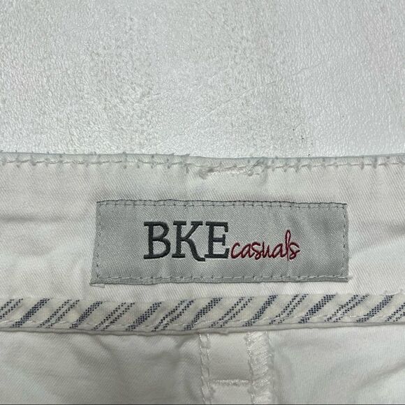 BKE | Sabrina White Denim Crop Jeans - Picture 3 of 8